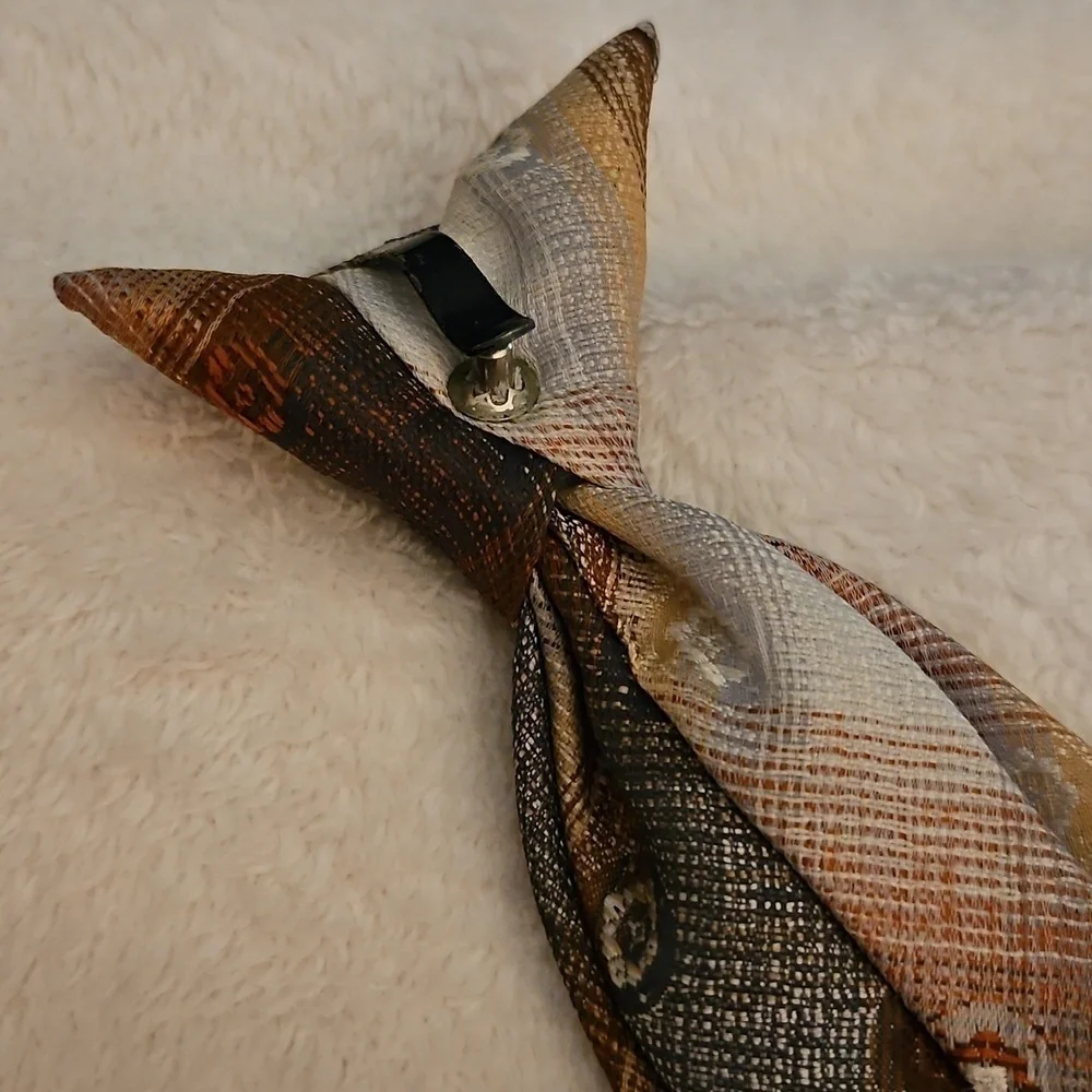 3/$30 Vtg WEMLON by Wembley 1980s Blue and Orange Ombre Floral Clip-on Tie